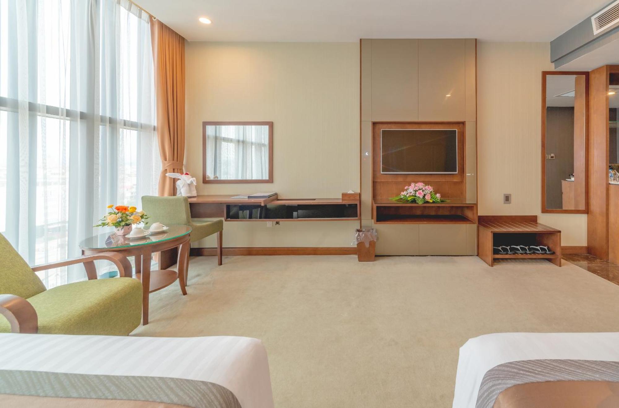 Bien Bac Hotel Mong Cai Exterior foto